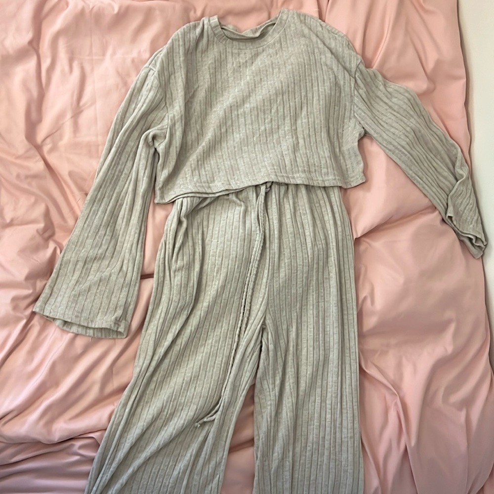 Comfy Rib Knit Crop Tee & Drawstring Pants Set - Size Small